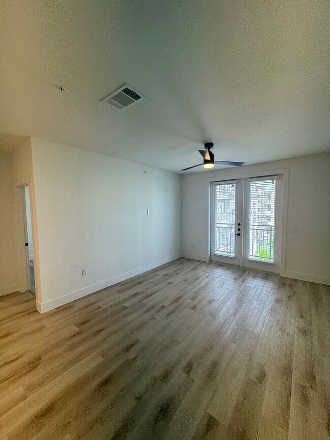 Foto del edificio - 2343 Portman Ave