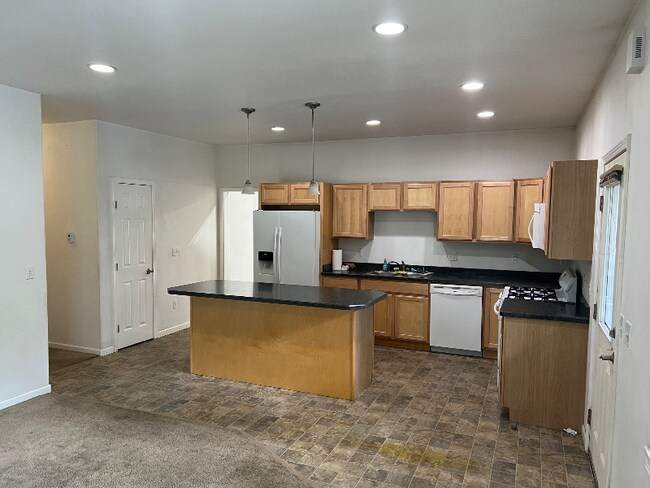 Foto del edificio - 6101 Lombard Cir