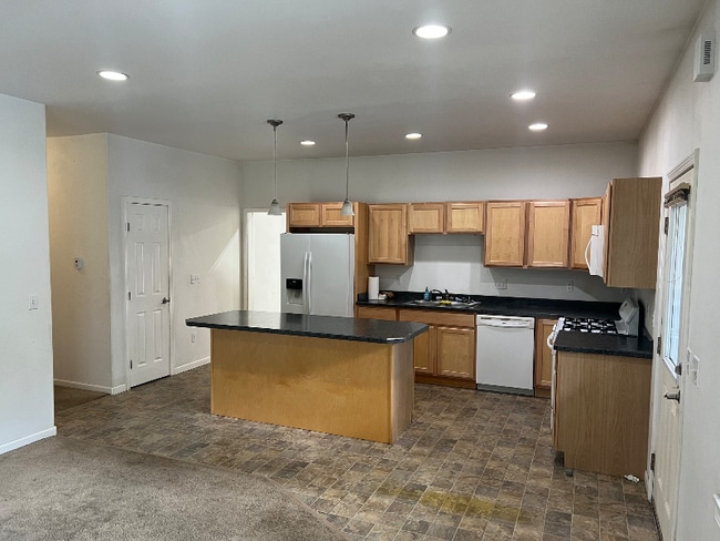 Building Photo - 6101 Lombard Cir