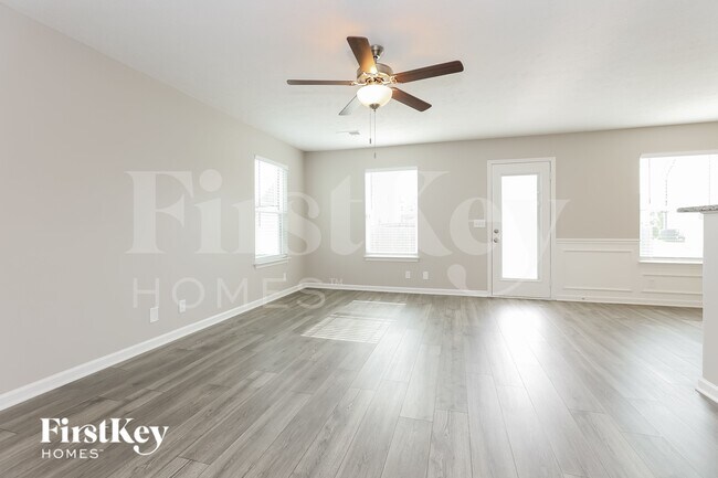Foto del edificio - 2230 Oak Dr