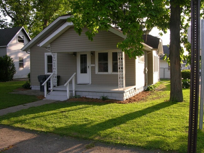 Building Photo - 3401 Hamilton Pl