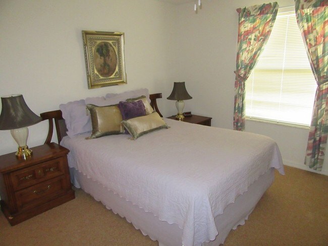 Building Photo - Furnished Long Term Home
