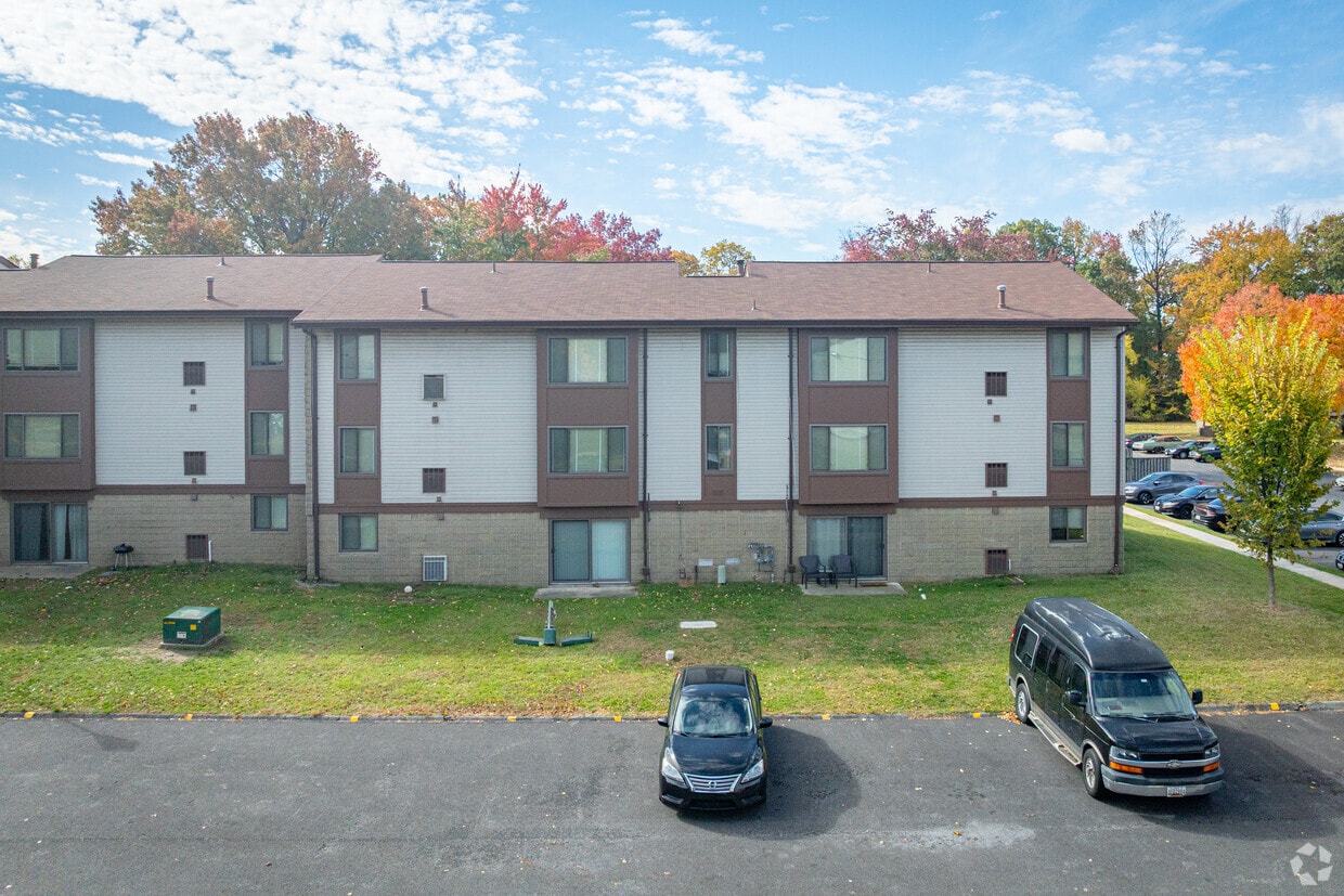 Building Photo - Southwoods