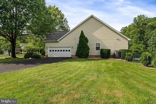 Building Photo - 61 Kirby Ln