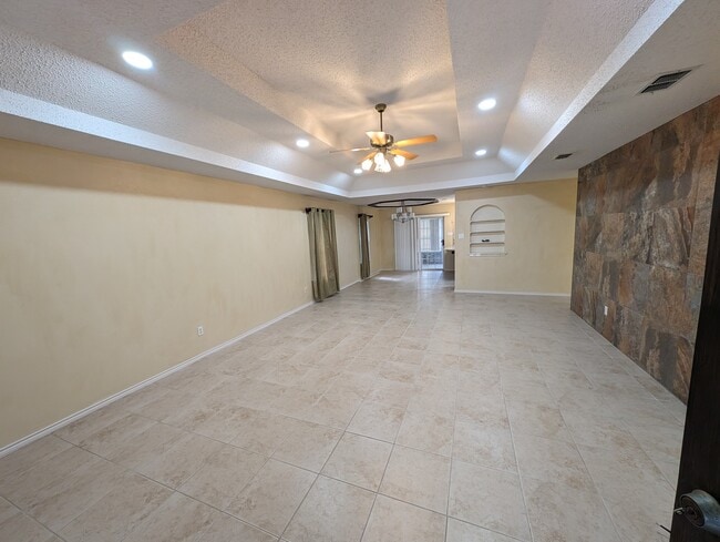 Foto del edificio - 2213 Lake View Dr
