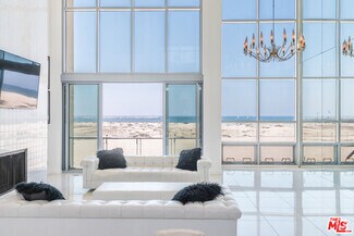 Building Photo - 5205 Ocean Front Walk