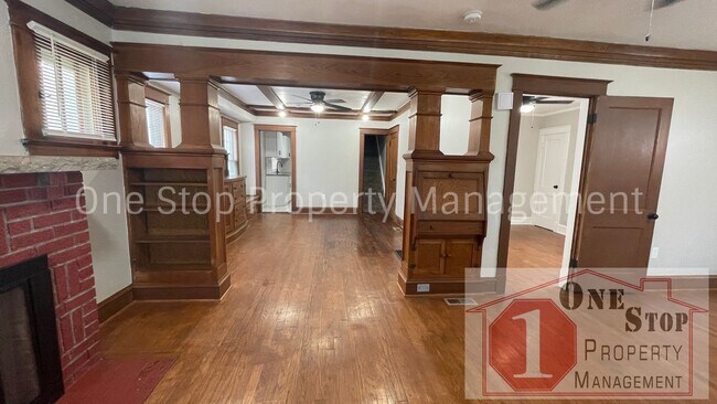 Building Photo - 3 Bedroom 1.5 Bathroom home in Kansas City!