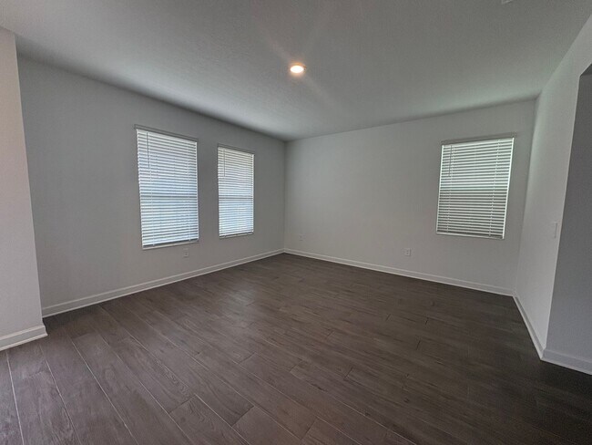 Foto del edificio - 3-bedroom Home for Rent in Storey Park