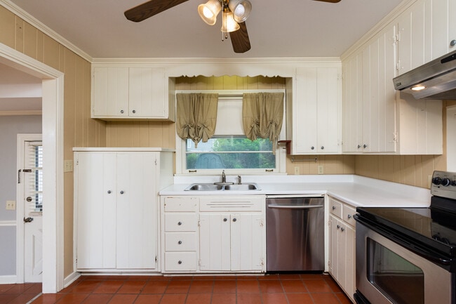 Building Photo - 5121 Wilmar Dr
