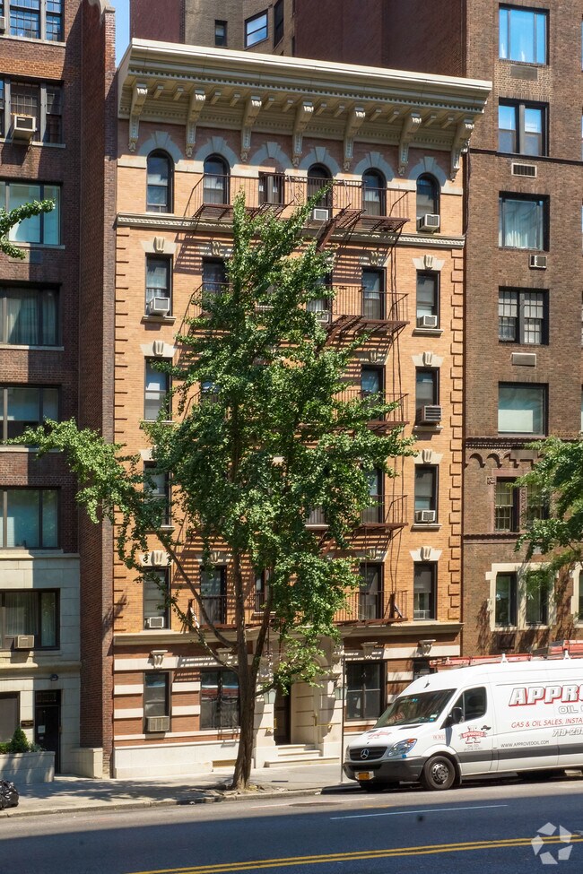 Building Photo - 339 E 57TH St