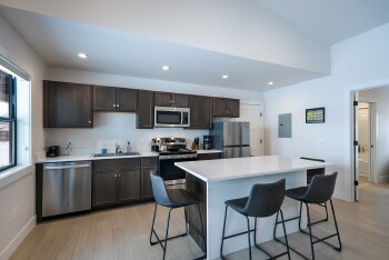 Foto del edificio - All utilities included & Move in ready!