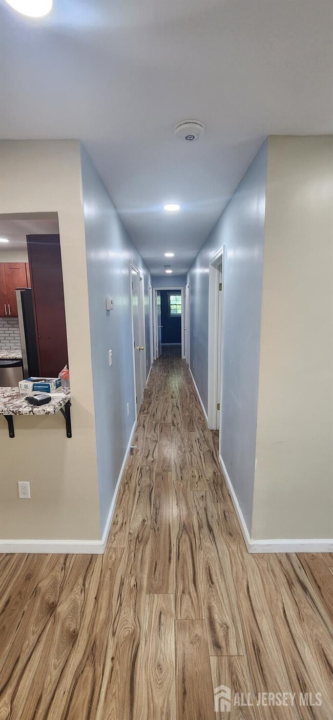 Building Photo - 420 College Dr