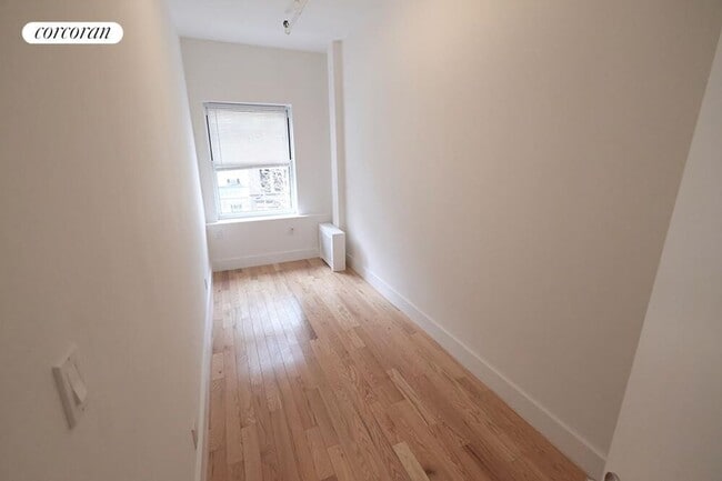 Building Photo - 317 W 71st St