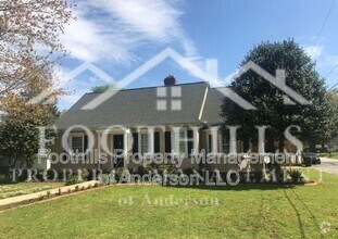 Building Photo - 220 Moultrie Square