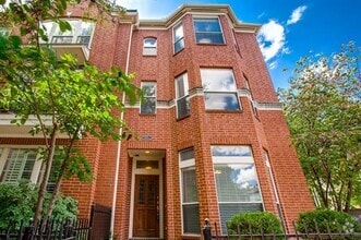 Building Photo - 3951 N Hall St