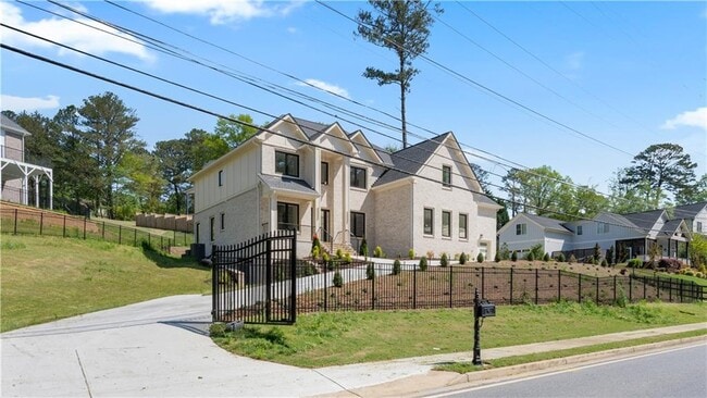 Building Photo - 3785 Lower Roswell Rd