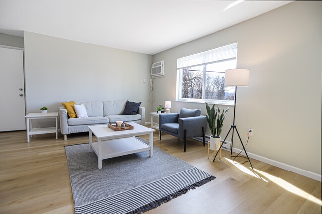 Building Photo - Riverview Apartments