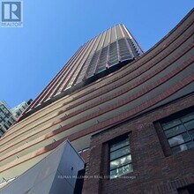 Building Photo - 180 Front St E