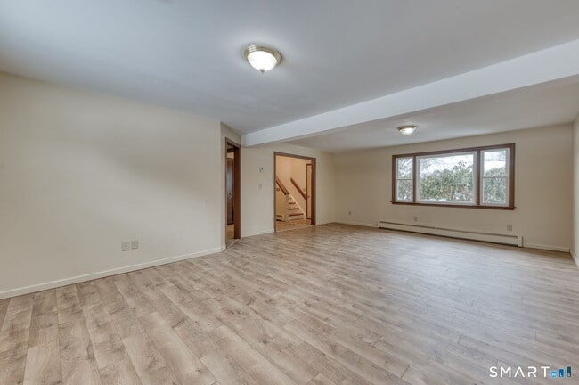 Foto del edificio - 5 Cutler Ln