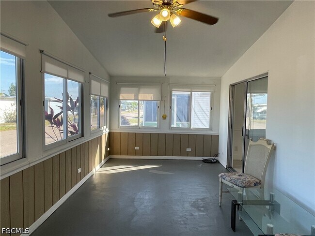 Foto del edificio - 5506 Virginia Dare Ln