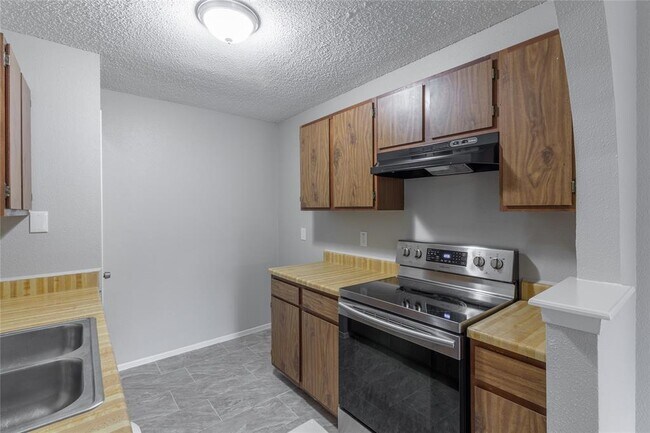 Foto del edificio - 3118 Lucida Ln