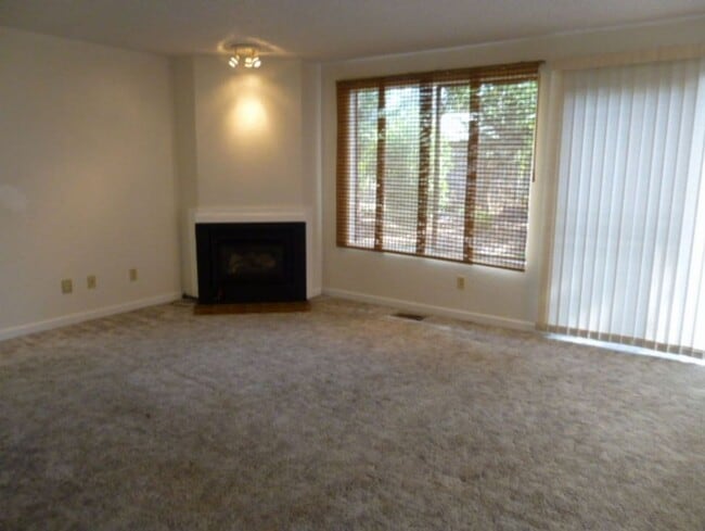 Building Photo - 14707Aa