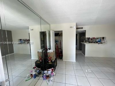 Foto del edificio - 10746 N Kendall Dr