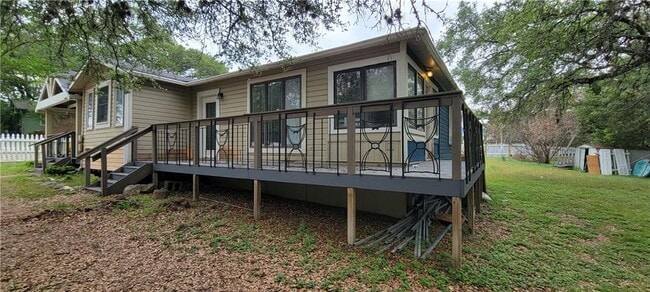 Building Photo - 9605 Saugus Ln