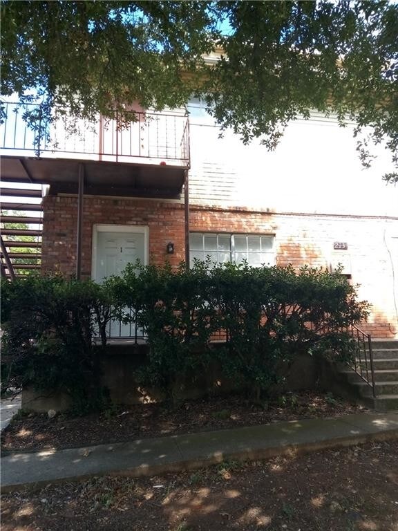 Primary Photo - 213 Mounts Ave