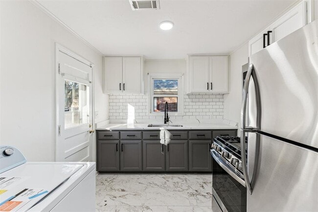 Building Photo - 1406 Sheffield Rd