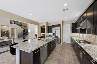 Building Photo - 11 Carolina Cherry Dr