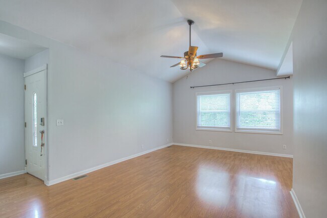 Photo - 104 Doral Ct House