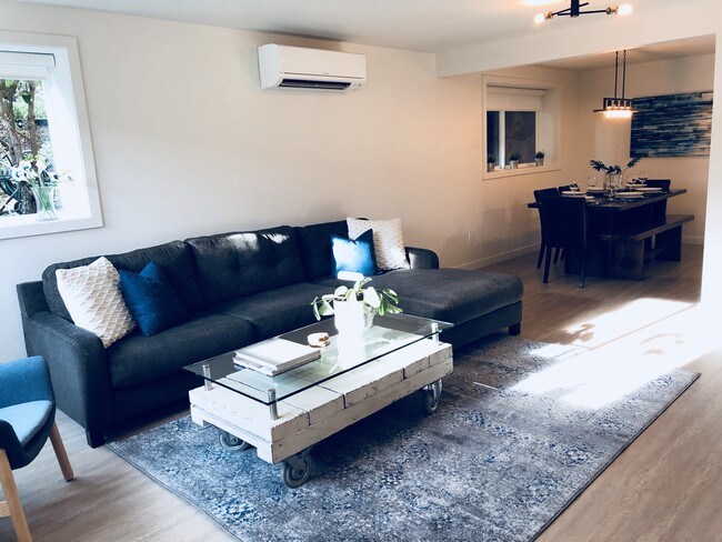 Living Room - 512 NE 85th St