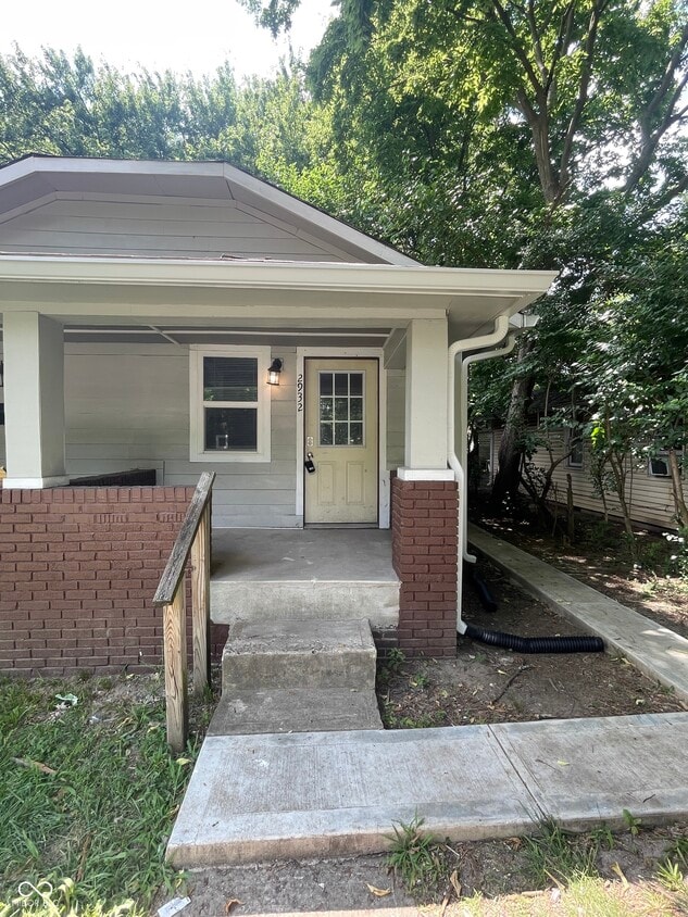 Primary Photo - 2932 N Dearborn St