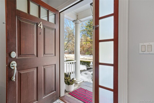 Building Photo - 11 Station Pl