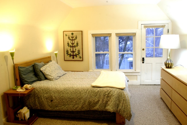 Building Photo - 1046 Jenifer St