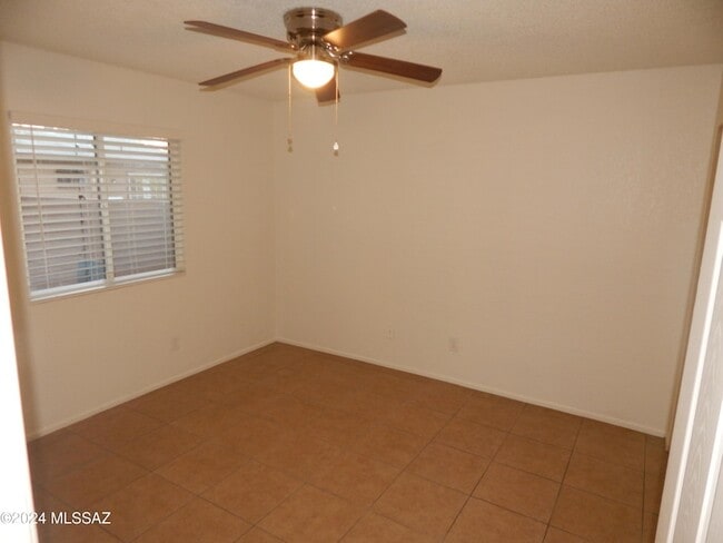 Foto del edificio - 1238 E 24th St