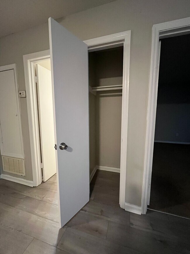 Foto del edificio - 2548 Wheeler Rd