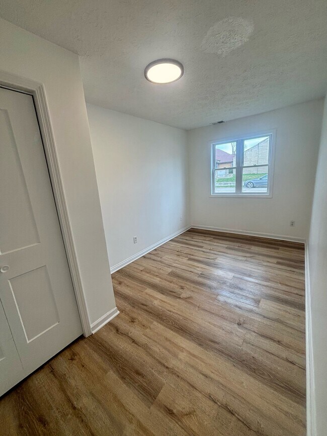 Building Photo - 831 Meigs Ave