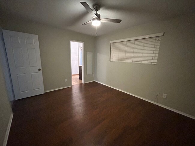 Building Photo - 3 Bed with a private pool