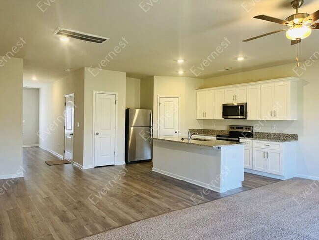 Building Photo - 607 Seidov Cobb Way