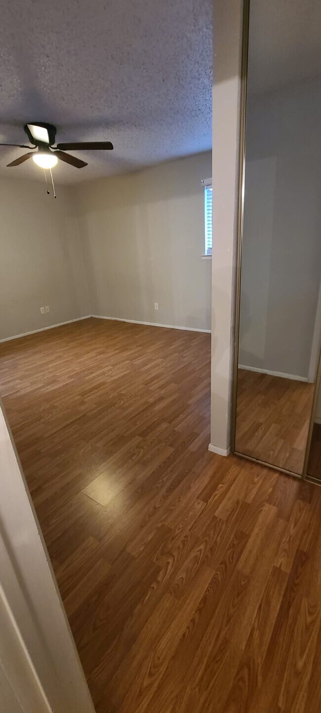 Building Photo - 1201 Westway Cir