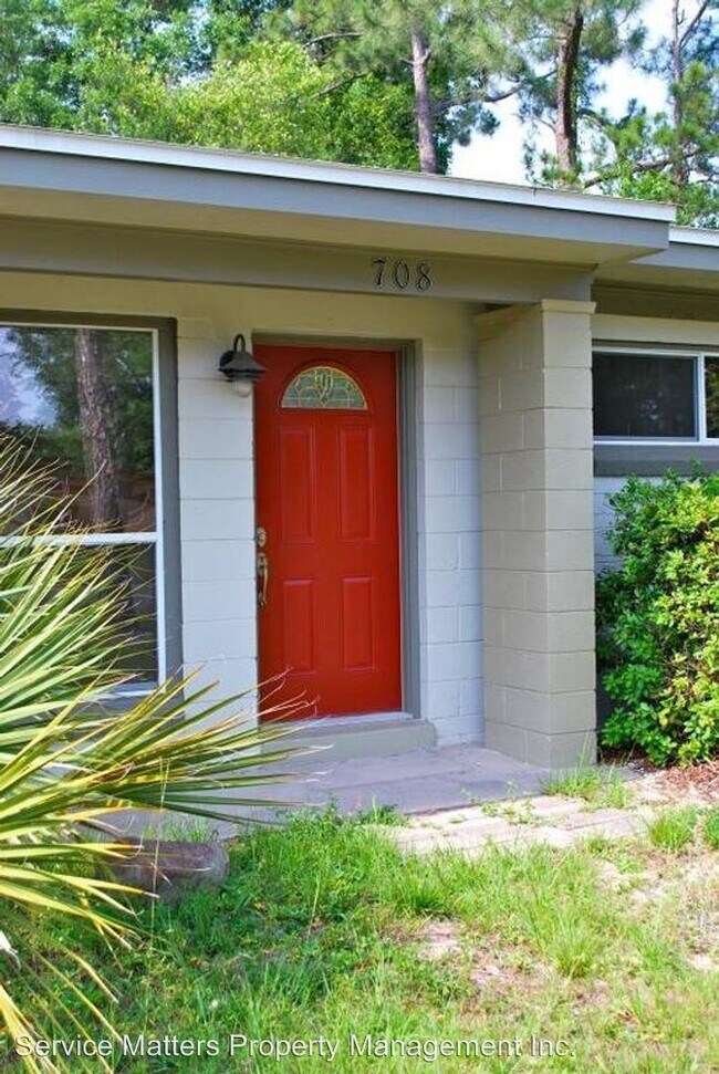 Building Photo - 3 br, 1 bath House - 708 Woodland Drive