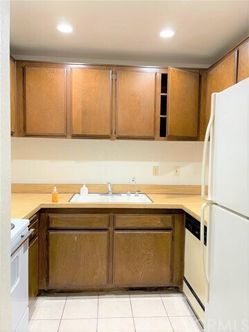 Building Photo - 22852 Hilton Head Dr