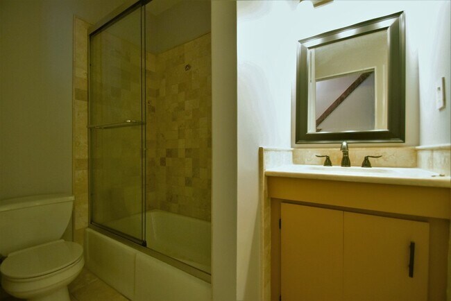 Foto del edificio - 444 Western Ave