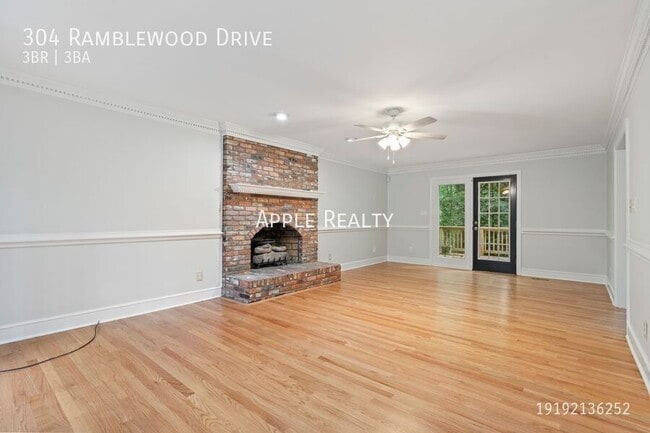 Foto del edificio - 304 Ramblewood Dr