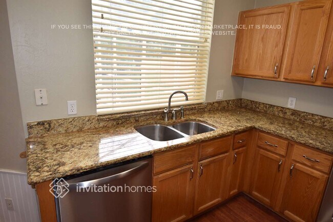 Building Photo - 15062 Oak Chase Ct