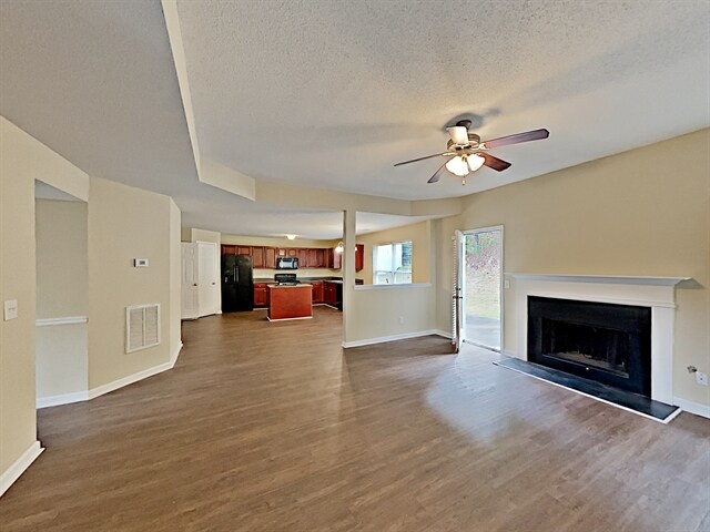 Building Photo - 682 Rock Hill Parkway