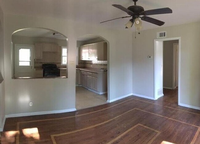 Foto del edificio - Cute 3-bedroom home! HOUSING ACCEPTED!