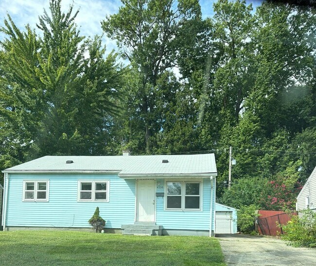 Photo - 4206 St Francis Ln (Louisville, KY) House